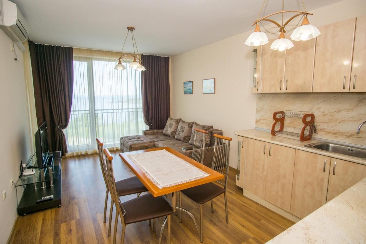 Guest Apartments Stela Царево Екстер'єр фото